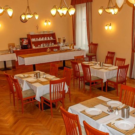 Pannon Hotel Bejelentkezes 20 Oraig, Check-In Until 20 O'Clock, Einchecken Bis 20 Uhr Mohács 외부 사진