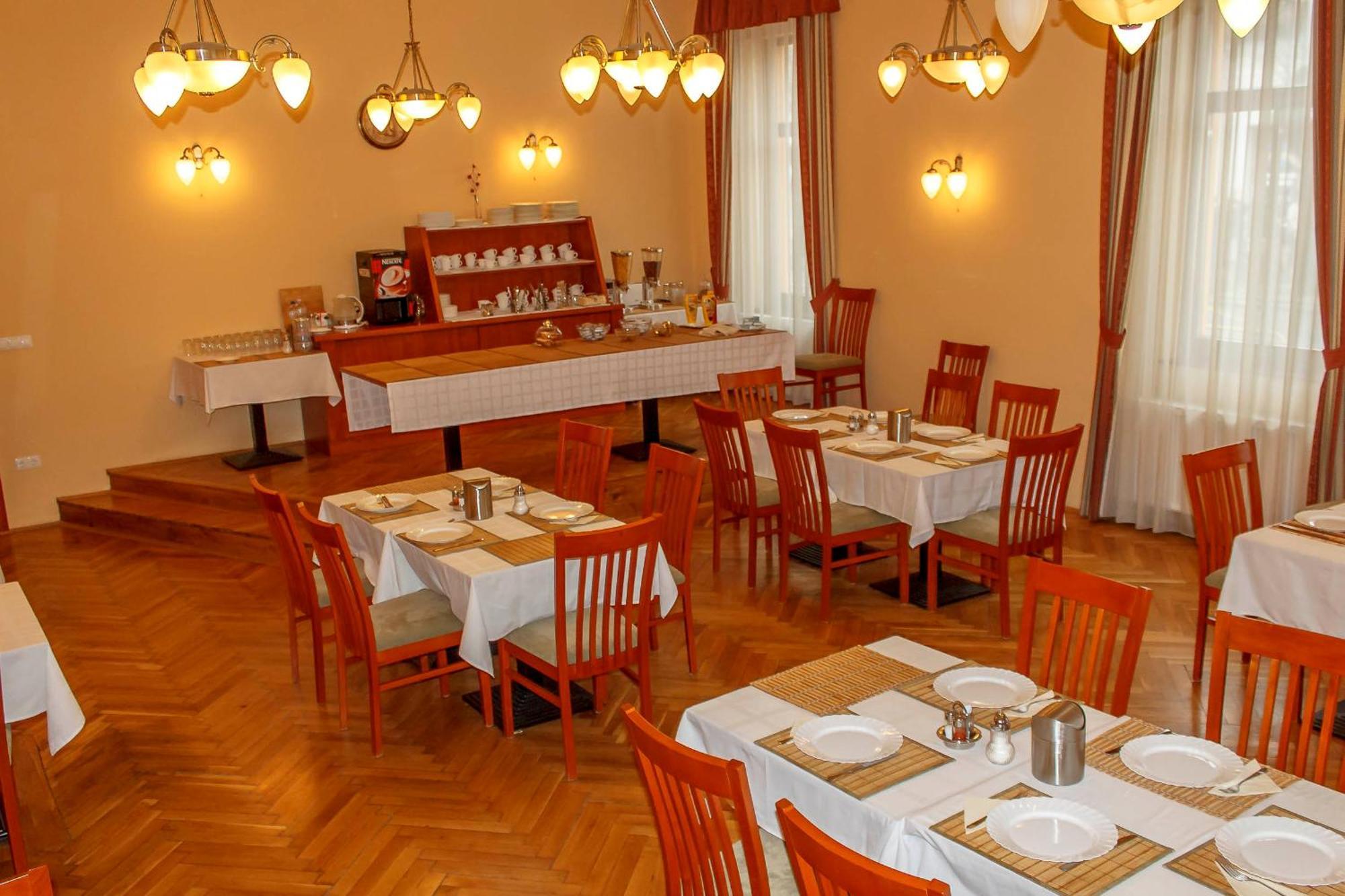 Pannon Hotel Bejelentkezes 20 Oraig, Check-In Until 20 O'Clock, Einchecken Bis 20 Uhr Mohács 외부 사진