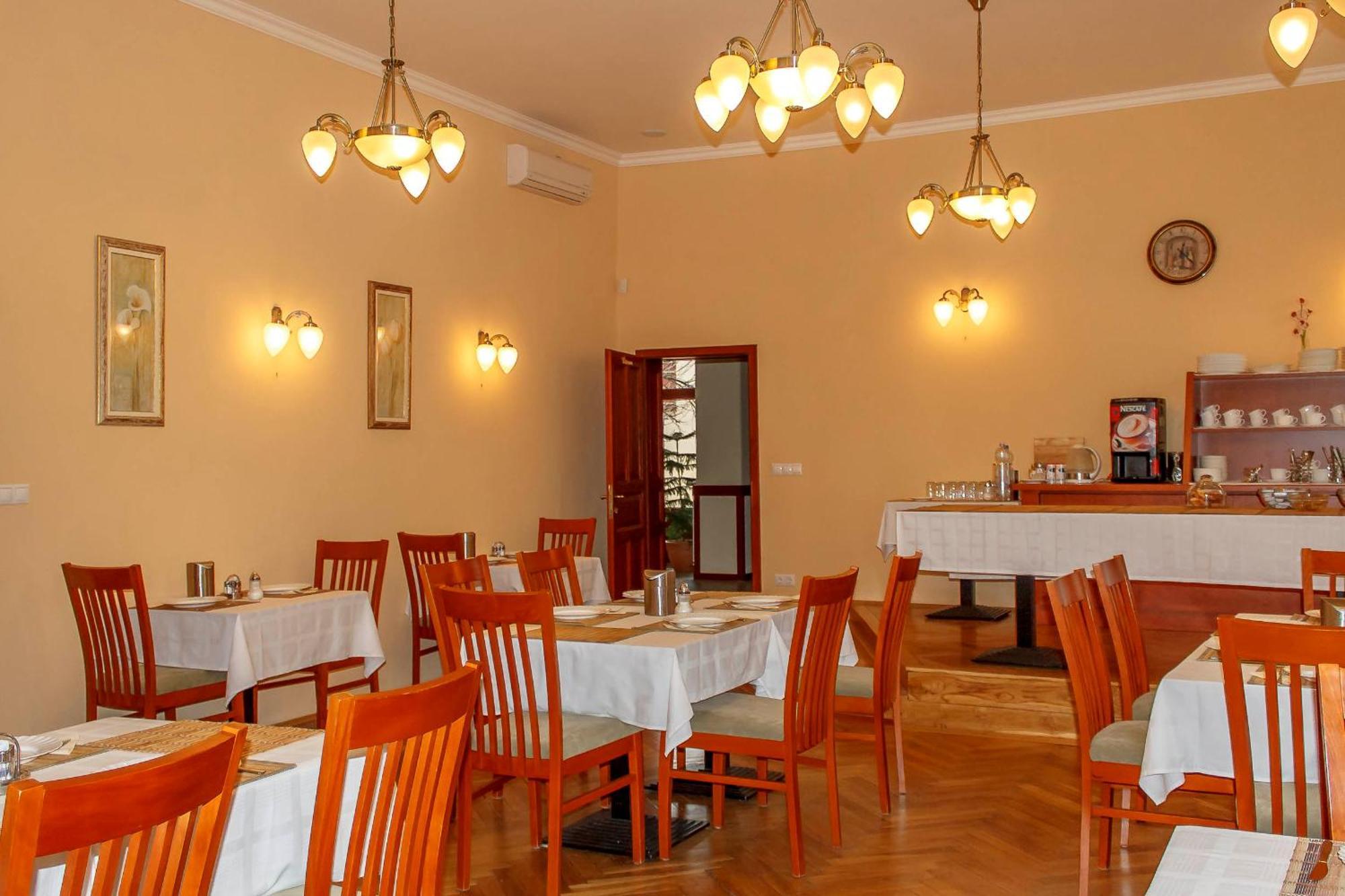 Pannon Hotel Bejelentkezes 20 Oraig, Check-In Until 20 O'Clock, Einchecken Bis 20 Uhr Mohács 외부 사진