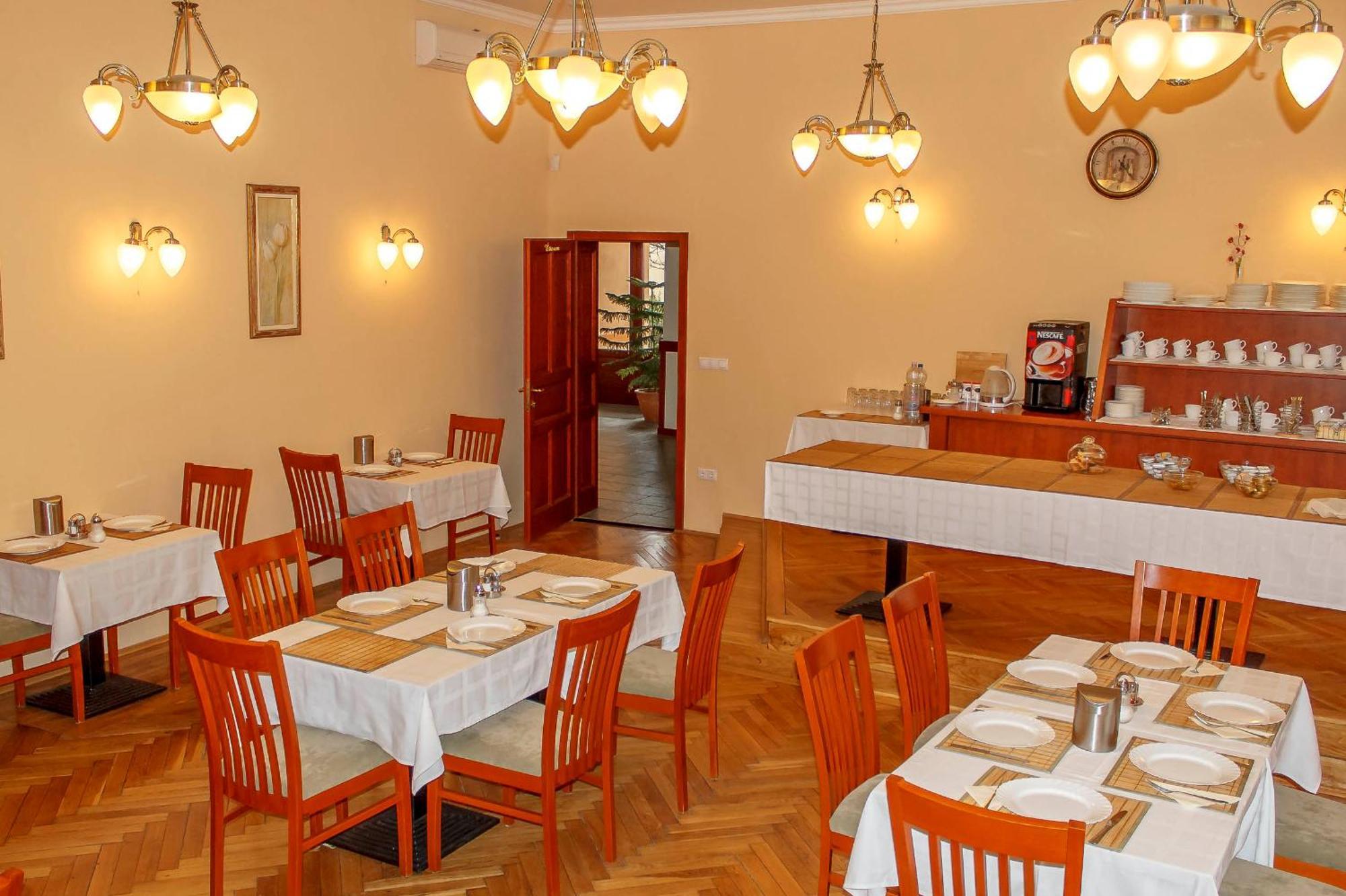 Pannon Hotel Bejelentkezes 20 Oraig, Check-In Until 20 O'Clock, Einchecken Bis 20 Uhr Mohács 외부 사진