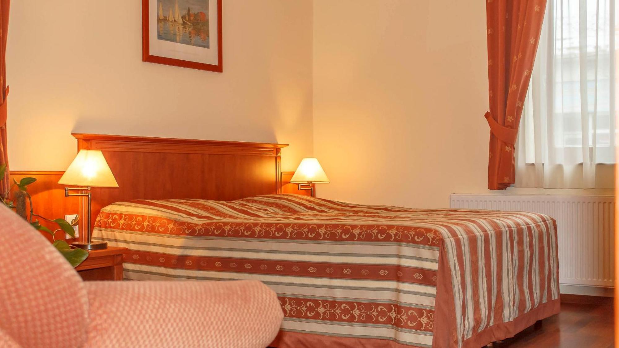Pannon Hotel Bejelentkezes 20 Oraig, Check-In Until 20 O'Clock, Einchecken Bis 20 Uhr Mohács 외부 사진