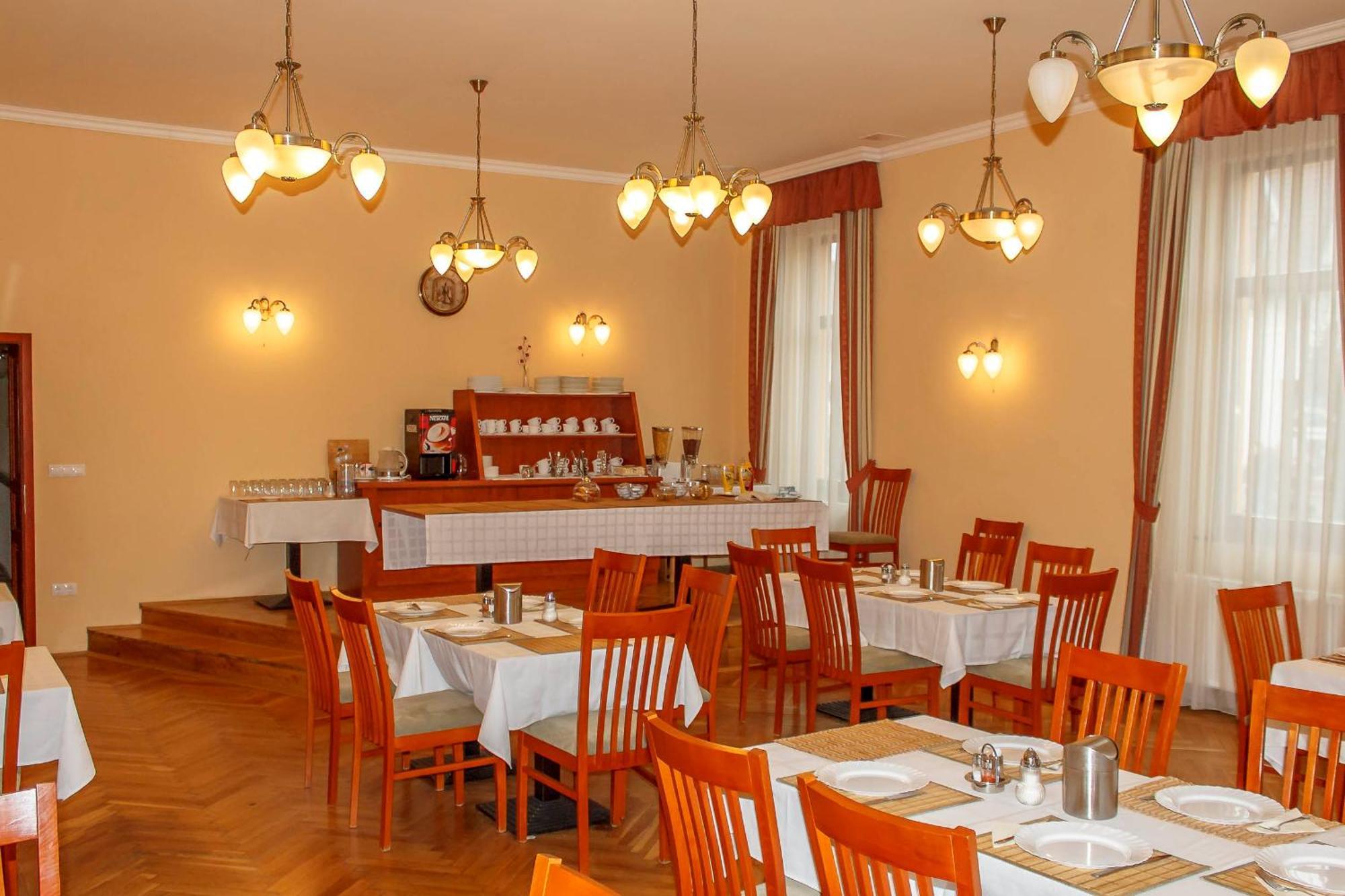 Pannon Hotel Bejelentkezes 20 Oraig, Check-In Until 20 O'Clock, Einchecken Bis 20 Uhr Mohács 외부 사진