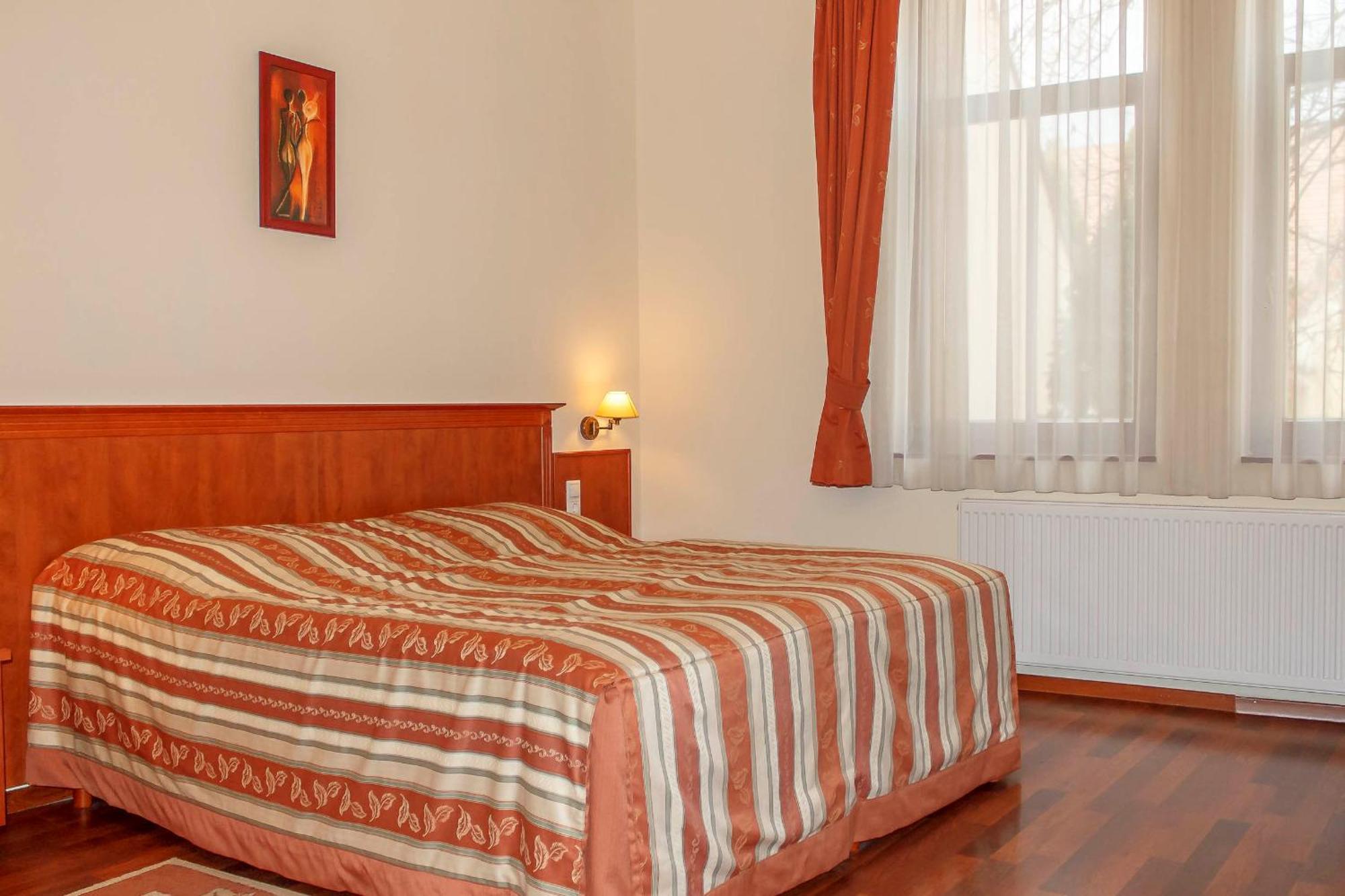 Pannon Hotel Bejelentkezes 20 Oraig, Check-In Until 20 O'Clock, Einchecken Bis 20 Uhr Mohács 외부 사진