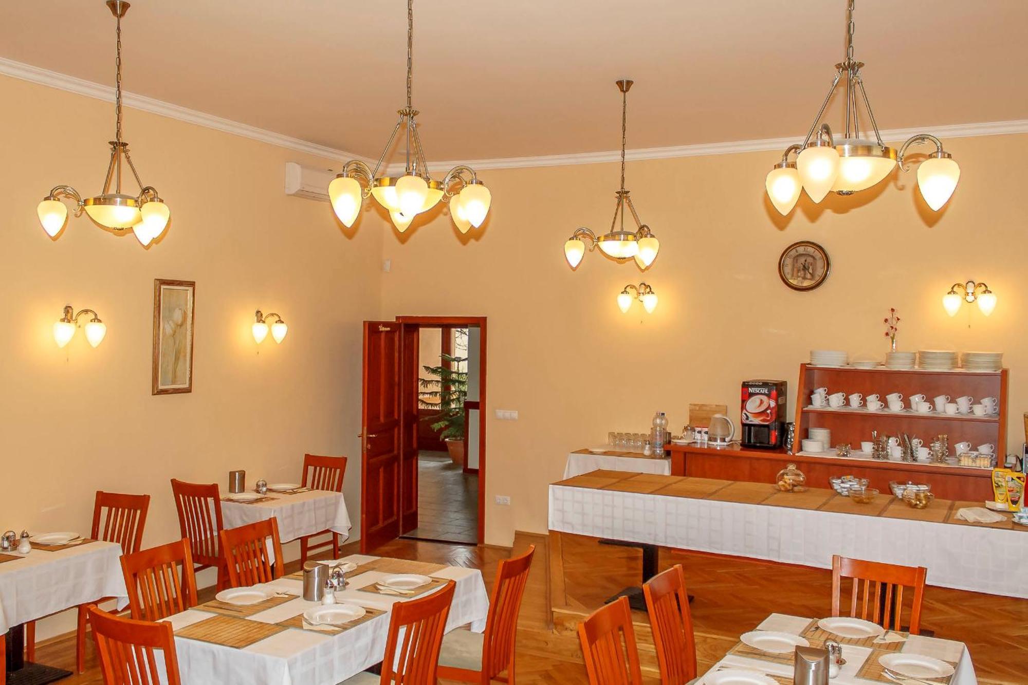Pannon Hotel Bejelentkezes 20 Oraig, Check-In Until 20 O'Clock, Einchecken Bis 20 Uhr Mohács 외부 사진