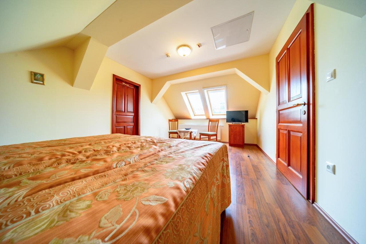 Pannon Hotel Bejelentkezes 20 Oraig, Check-In Until 20 O'Clock, Einchecken Bis 20 Uhr Mohács 외부 사진