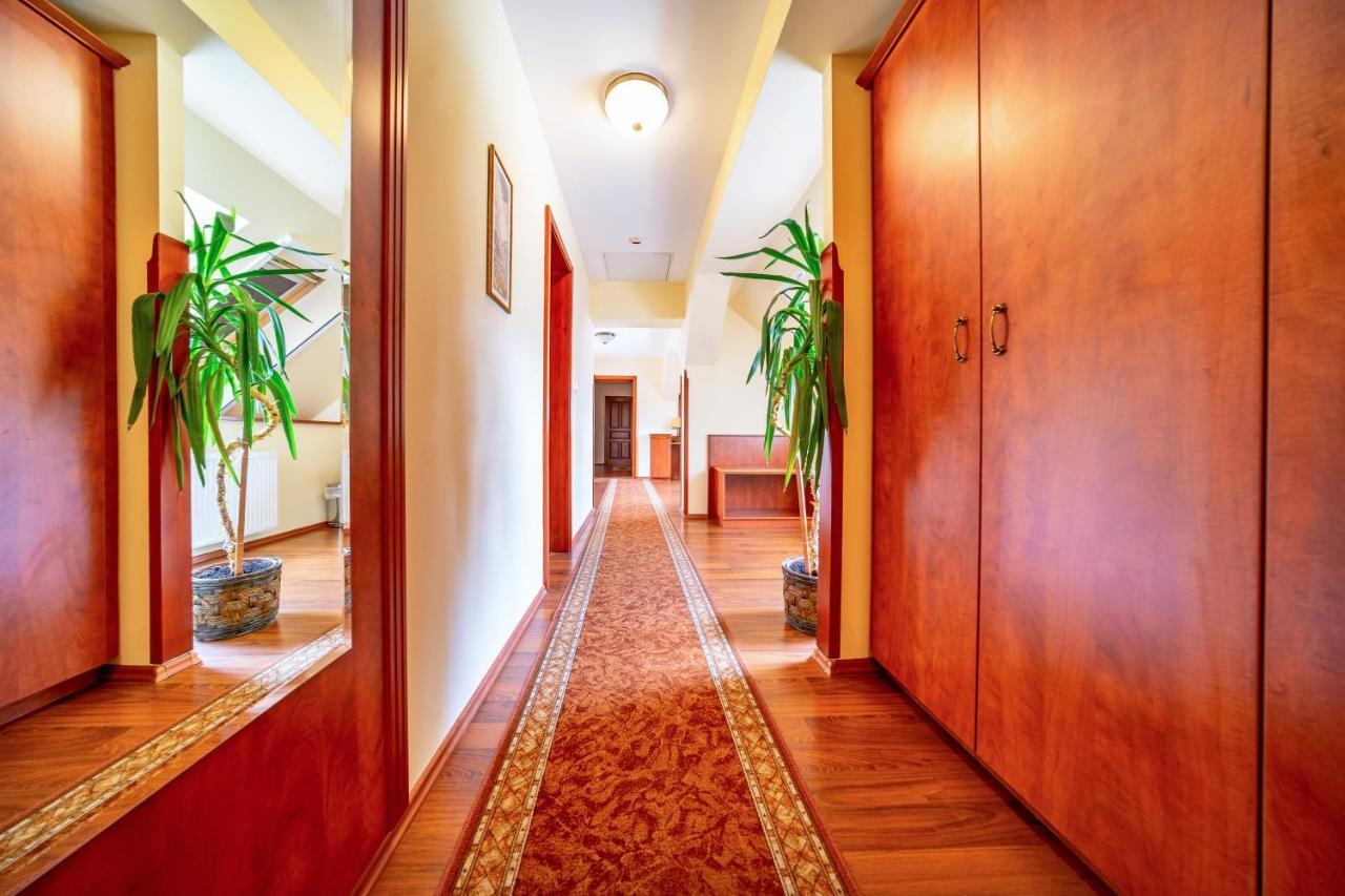 Pannon Hotel Bejelentkezes 20 Oraig, Check-In Until 20 O'Clock, Einchecken Bis 20 Uhr Mohács 외부 사진