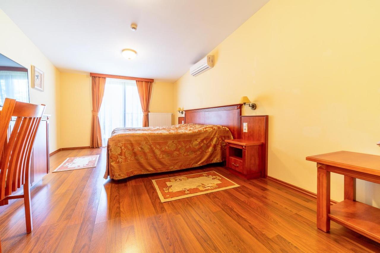 Pannon Hotel Bejelentkezes 20 Oraig, Check-In Until 20 O'Clock, Einchecken Bis 20 Uhr Mohács 외부 사진