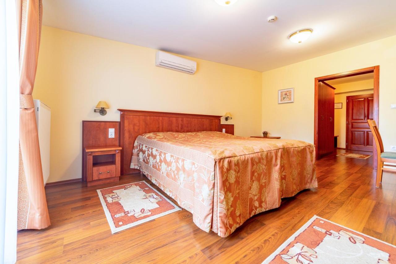 Pannon Hotel Bejelentkezes 20 Oraig, Check-In Until 20 O'Clock, Einchecken Bis 20 Uhr Mohács 외부 사진
